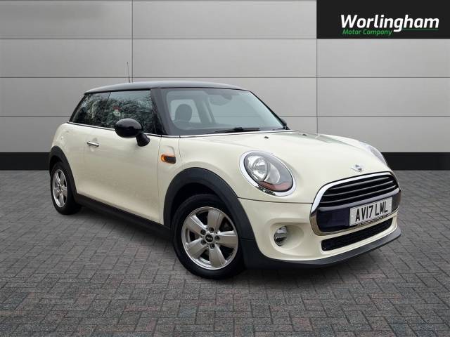 Mini Hatchback 1.5 Cooper D 3dr Hatchback Diesel White