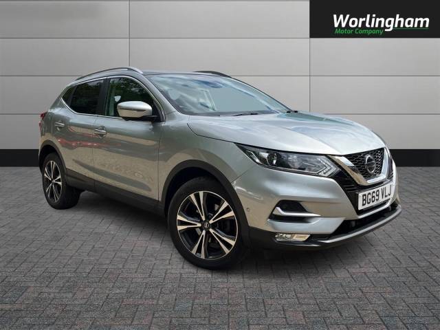 Nissan Qashqai 1.3 DiG-T N-Connecta 5dr Hatchback Petrol Silver