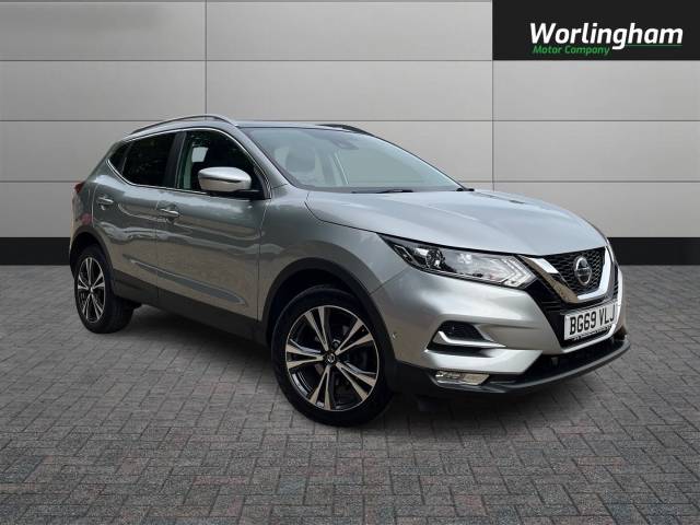 Nissan Qashqai 1.3 DiG-T N-Connecta 5dr Hatchback Petrol Silver