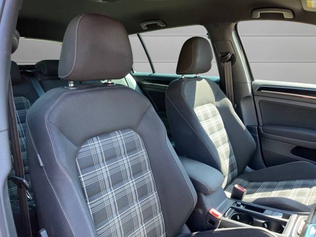 2017 Volkswagen Golf 2.0 TDI 184 GTD 5dr