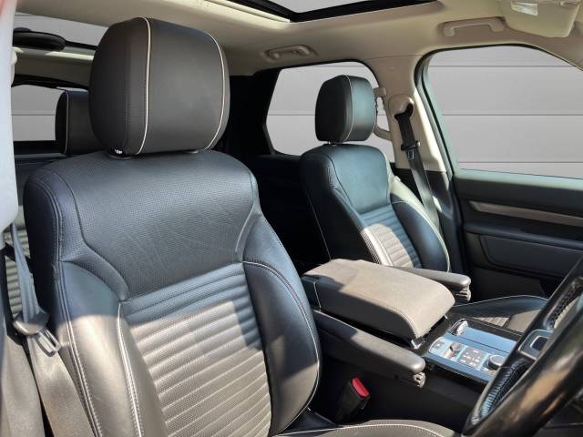 2017 Land Rover Discovery 3.0 TD6 HSE 5dr Auto